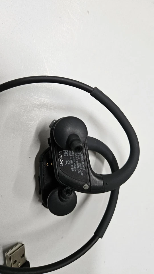 Sony NWWS413BM 4GB Sports Wearable MP3 Player (Black) - Image 2 of 4