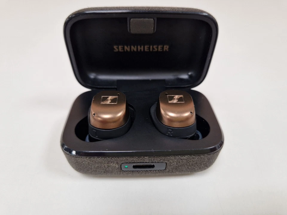 Sennheiser Momentum True Wireless 4, photo 2 of 3