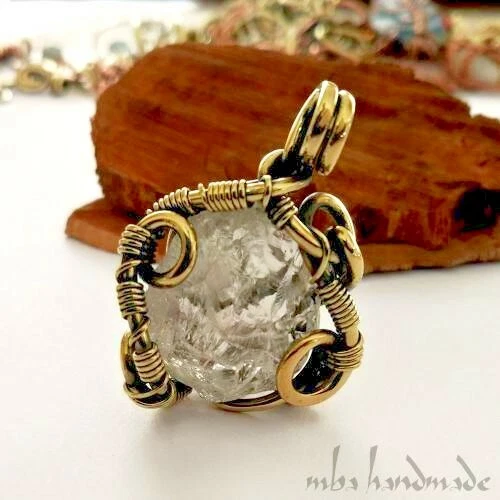 Colgante de cristal de prasiolita (amatista verde) + cadena de latón real hecha a mano de 20"" Foto 2 de 4