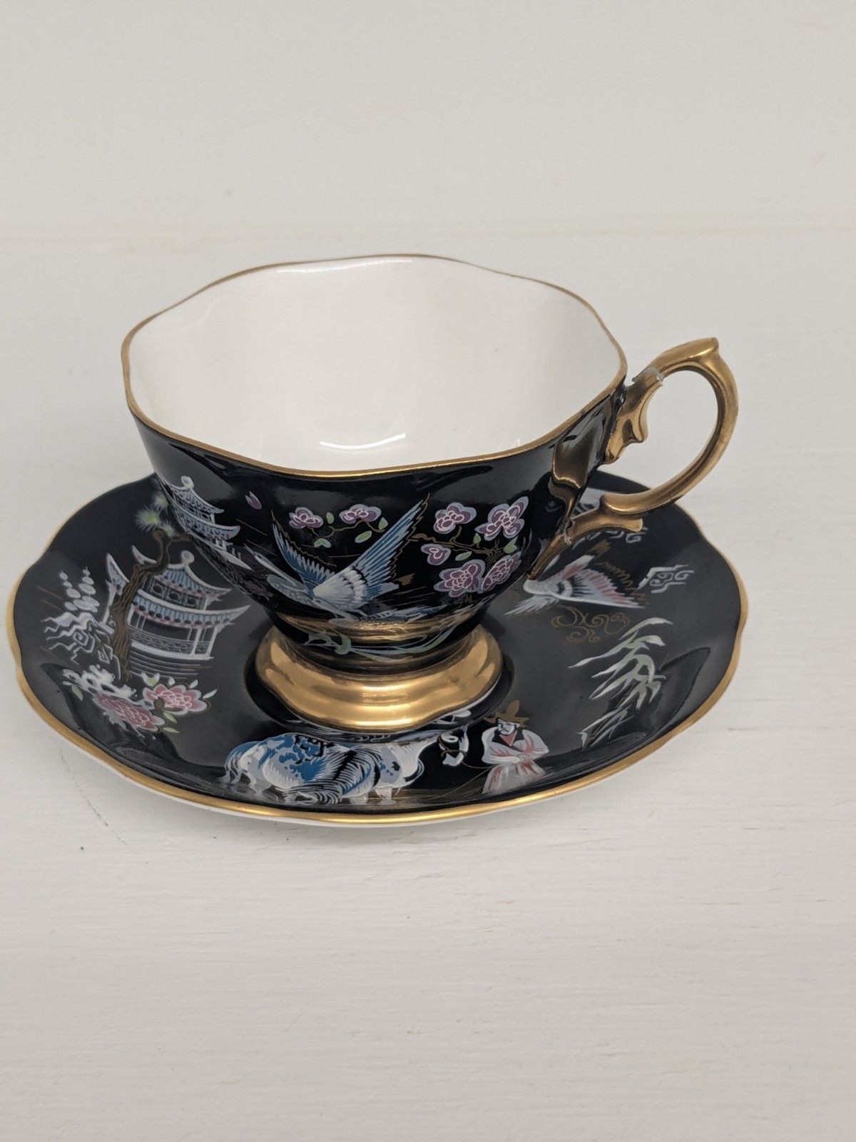 ROYAL ALBERT ORIENTAL TEA CUP SAUCER CHINOISERIE PAGODA HORSES BLACK GOLD *READ*