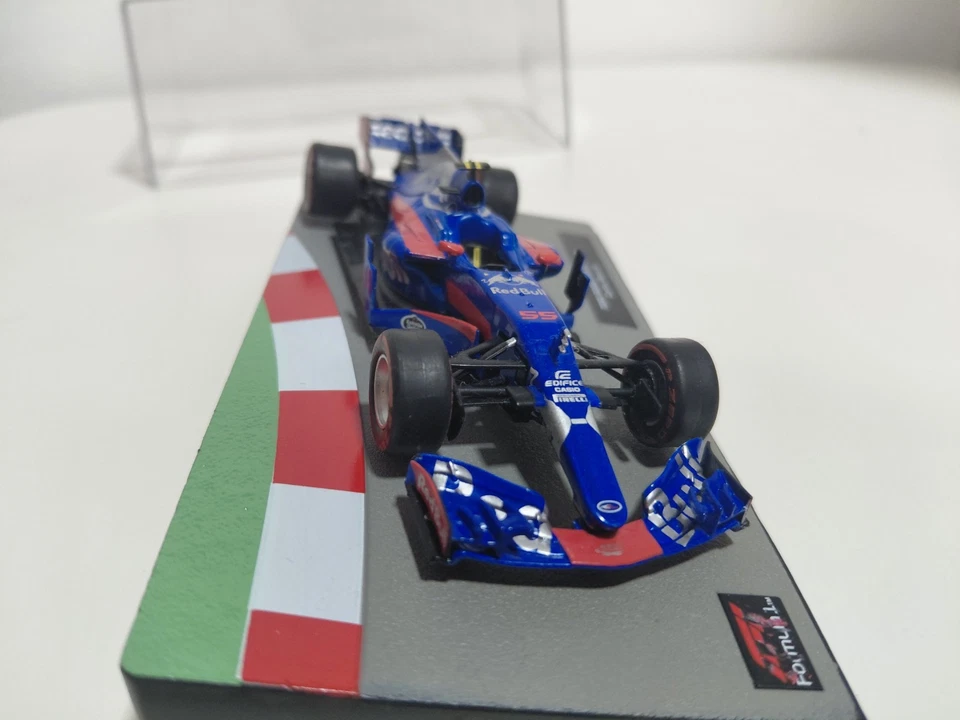 Modellino F1 Toro Rosso STR12 - 2017 Carlos Sainz Jr. 1:43 - Immagine 3 di 4