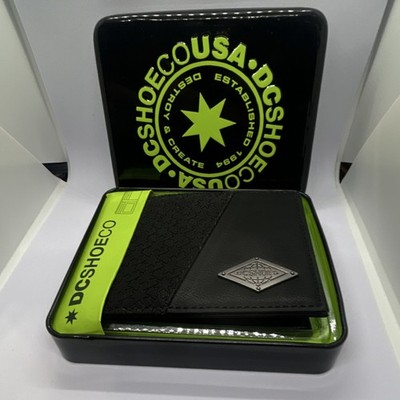 DC Shoes Bifold Wallet Black Metal Logo Plate Star Pattern Credit Card Men's