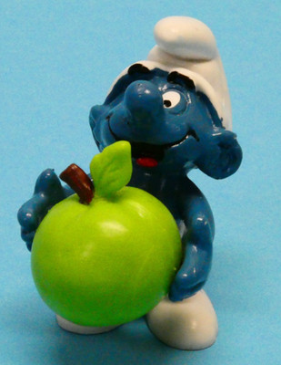 Nr 3  Schlumpf mit Apfel
