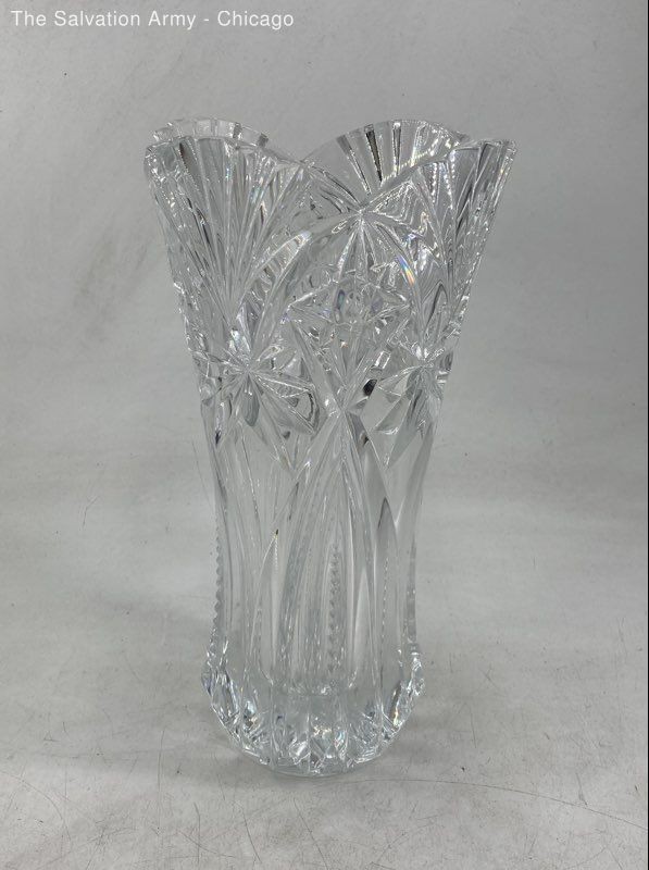 Clear Cut Crystal Glass Starburst Decorative Scalloped Edge Long Flower Vase