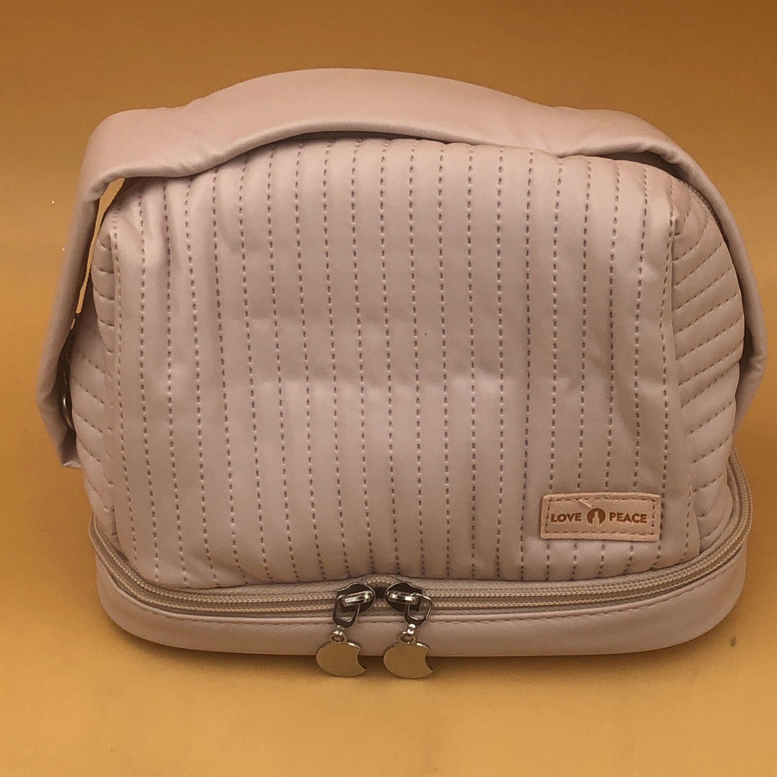 Portable Travel Makeup Bag for Women - Compact & Stylish A2 Cosmetic Organizer-image