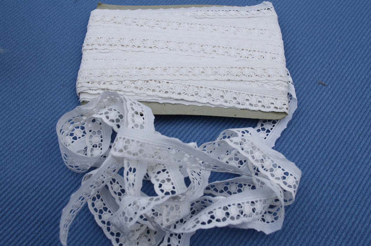 Dentelle ancienne neuve N°19 broderie pour décoration de mariage bohème chic
