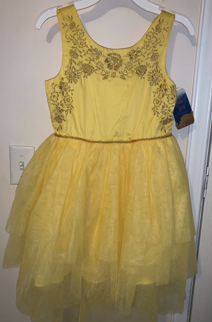 yellow clothes girls