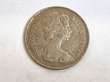 Vintage 1970 Queen Elizabeth II 10 New Pence Coin (2)