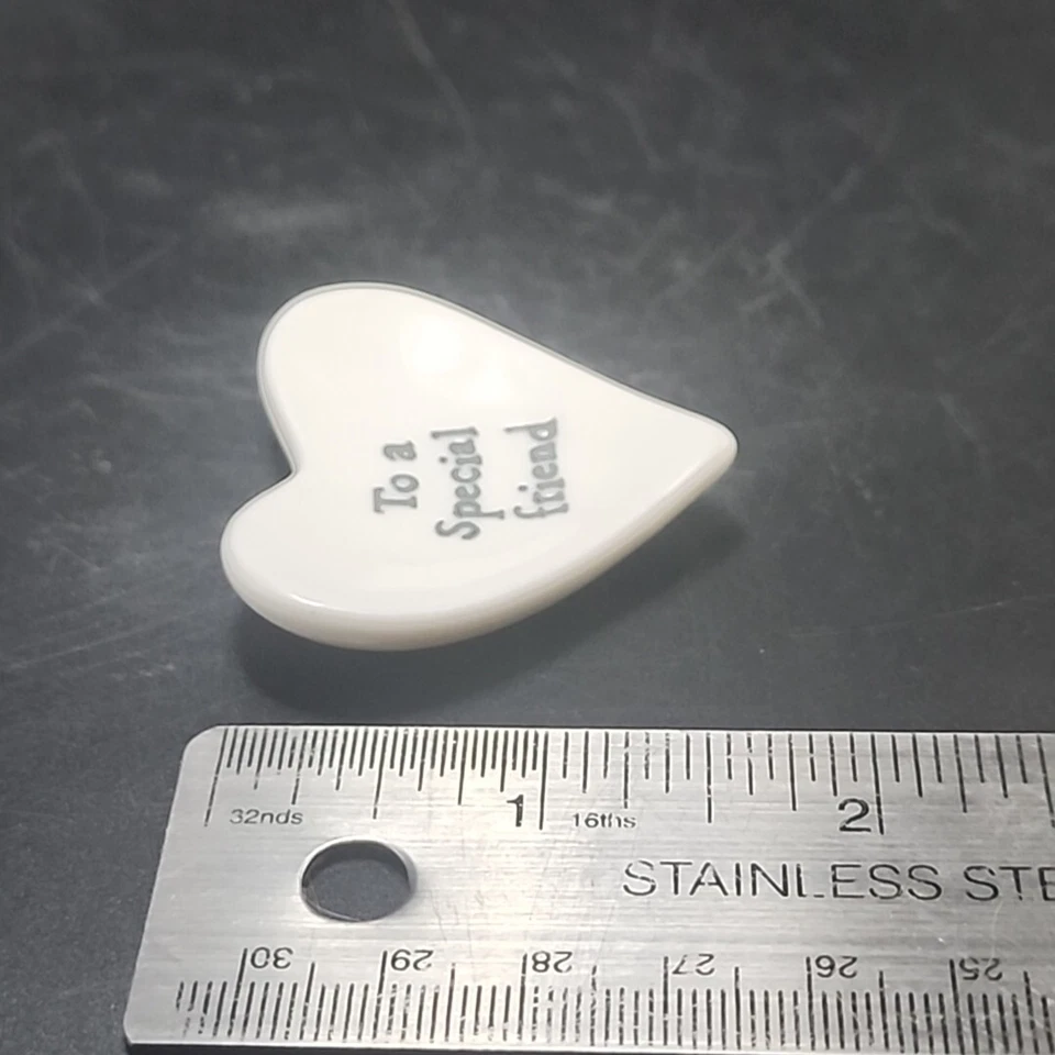 To A Special Friend Porcelana Corazón Ficha Recuerdo Sentimental Este de la India Foto 4 de 4