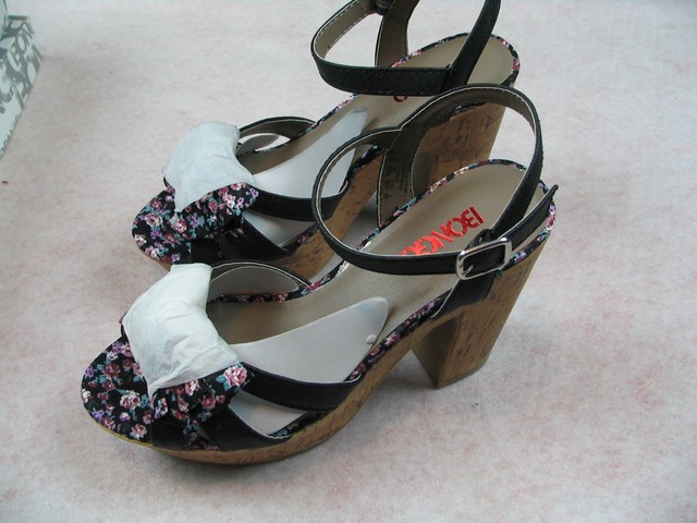 bongo platform sandals