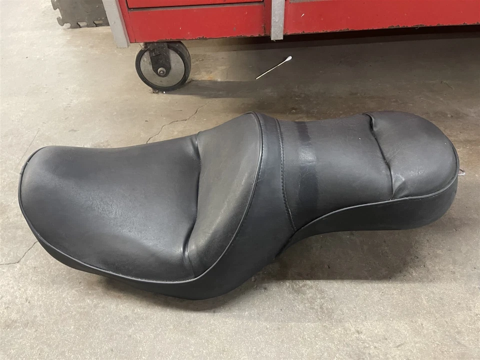 Harley Davidson FXDWG Dyna Wide Glide 04 05 2004 2005 原始设备制造商 2 座鞍座 — 第 3/4 张图片