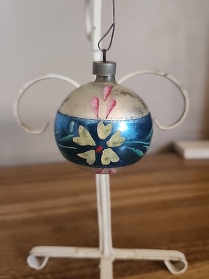 Mercury glass floral design multicolor.