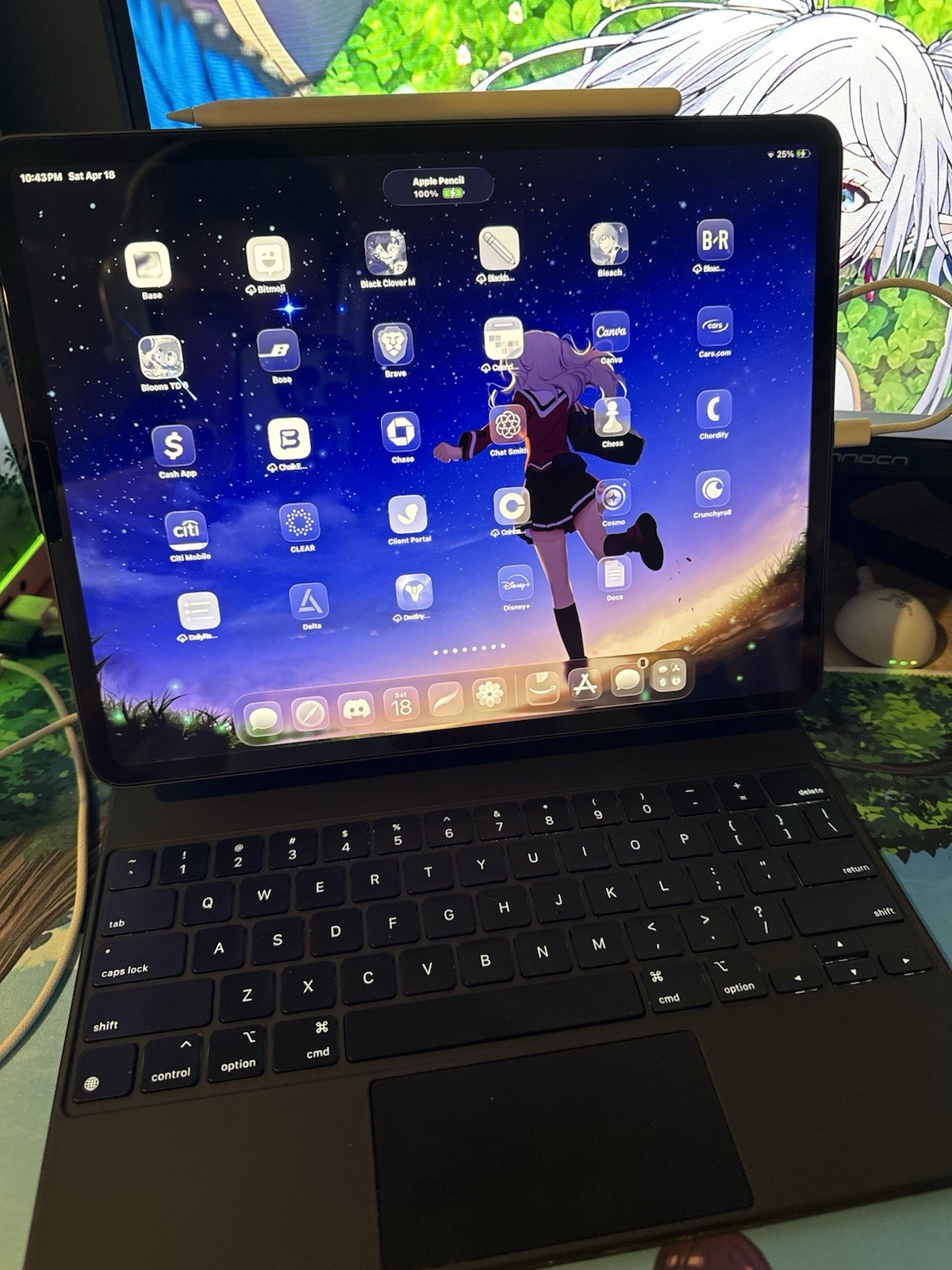 Apple iPad Gray Tablet w/ Apple Pencil Support & Keyboard Case