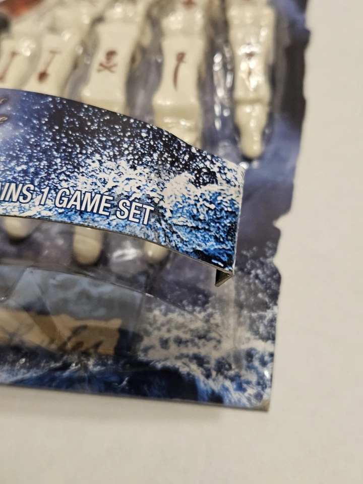 Juego de dados Rollin’ Bones Piratas del Caribe en mareas misteriosas NUEVO 2011 Foto 4 de 4