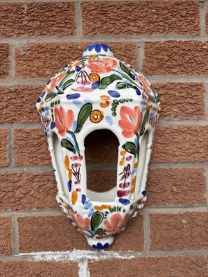 Paar handbemalte Keramik Wandlaternen spanischer Talavera Stil, florales Design