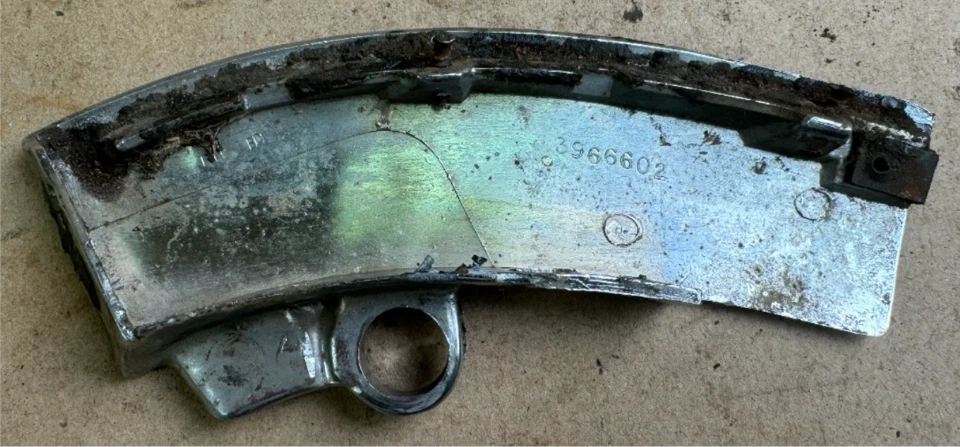 Chevy Corvette C3 1969-1976 esquina superior derecha parabrisas cromo 3966602 Foto 2 de 3