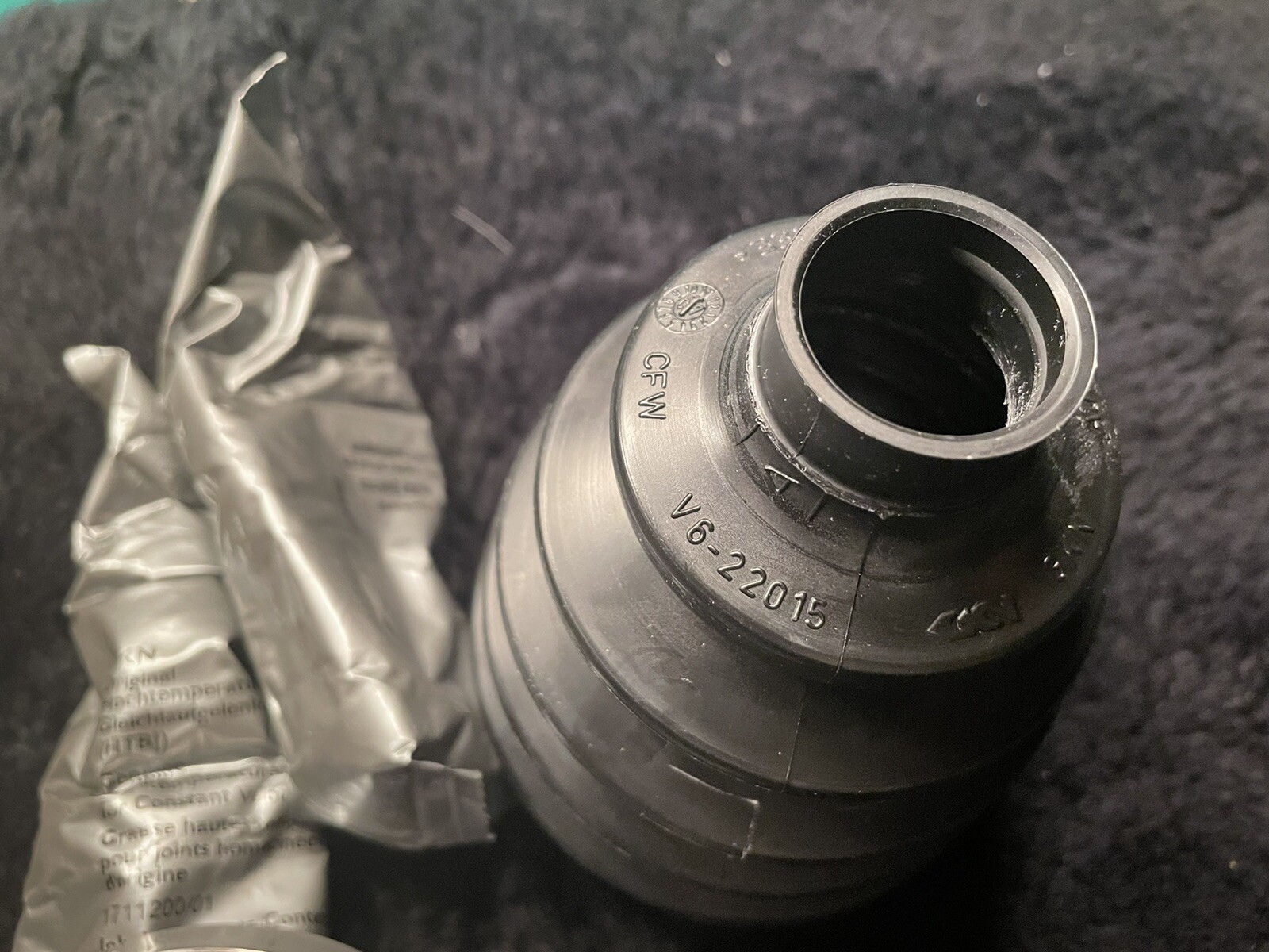 Jaguar XType 2.5L 3.0L 200208 Front Outer CV Boot Left Right C2S47020