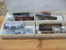 HO Scale Walthers Four Assorted Freight Cars Kits Lot 4075