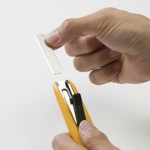 Cúter Olfa 12,5 X 0,4 MM Negro Acero Inoxidable Plástico De seguridad - Imagen 10 de 10