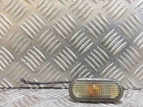 VW GOLF III 1H1 Kotflügelblinker vorne rechts 3B0949117C 1.90 Diesel 32166039