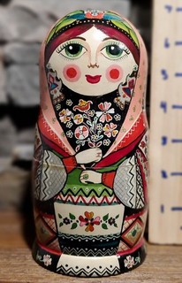 Gorgeous Vintage 5 Pc Russian Nesting Dolls. Matryoshka 7"