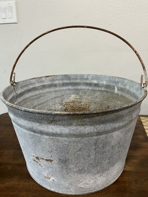 Vintage Old Metal Patina Galvanized Pale Rusty Bucket Farmhouse Decor A W/handle