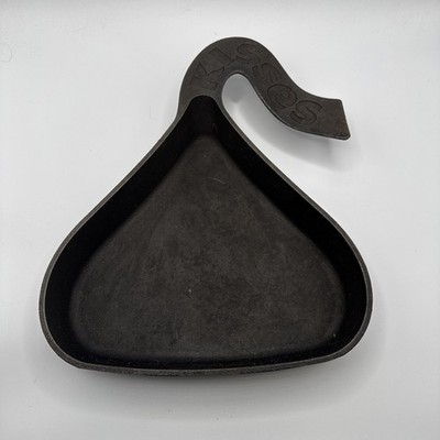 Hershey s Choclatier restaurant Lodge Hershey kisses Cast Iron Pan