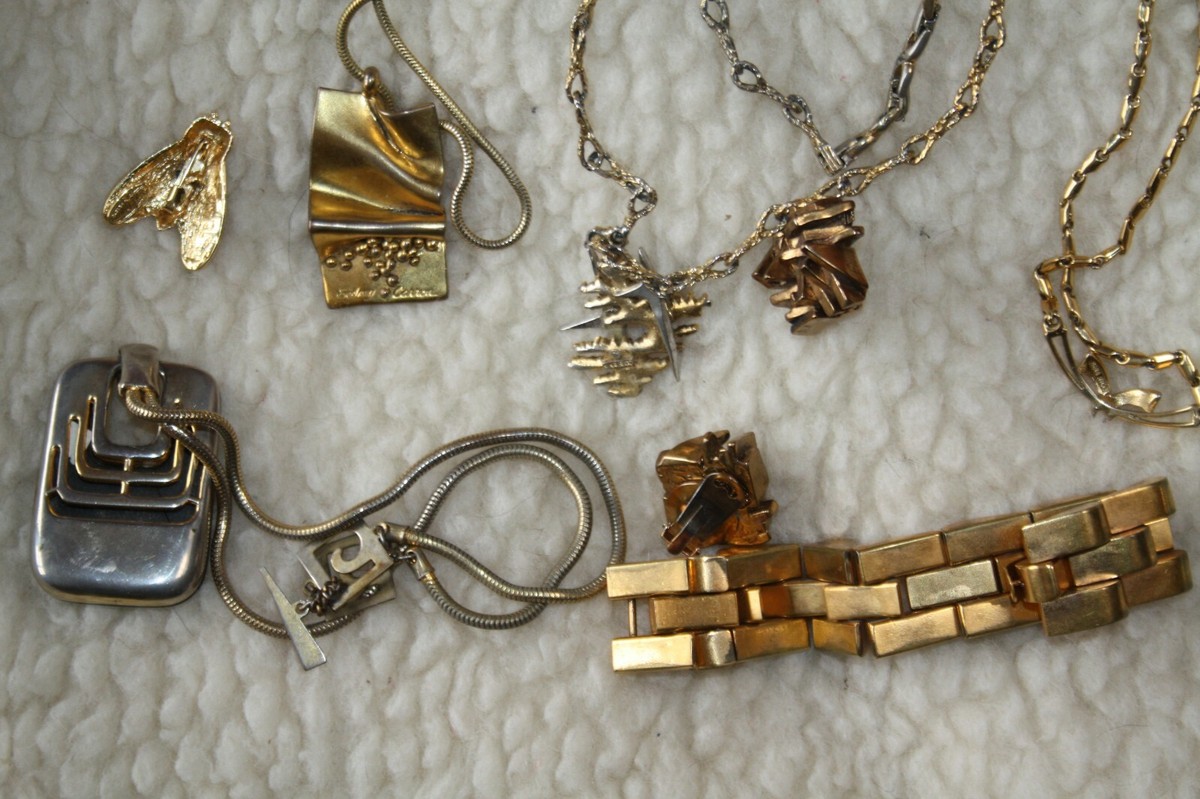 Broche Vintage NINA RICCI Années 80 - Métal Doré Avec Ruban - Occasion Très Bon État