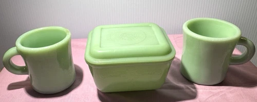 Vtg Fire King Jadeite Philbe  Refrigerator Dish W/ LID & 2 Restaurant "C" Mugs