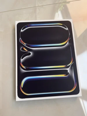 Apple iPad Pro 13-inch (M4) · 512GB · Cellular