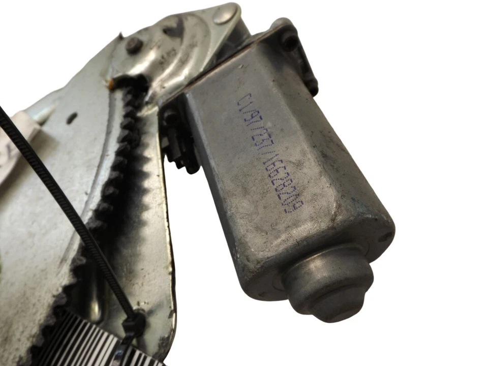 1998-2005 Chevrolet Blazer Passenger FR Window Regulator Used OEM 15041706 Foto 3 de 4