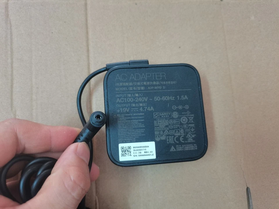 Для MSI PS63 8SC Delta/MSI 19 В 4,74 А ADP-90YD D S930406580D04 5,5 мм 90 Вт оригинал - Изображение 2 из 4