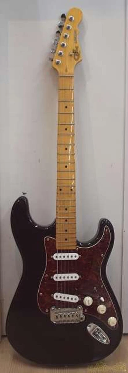 G L Legacy Tribute Series Stratocaster Type