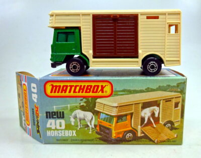 Matchbox Superfast Nr. 40C Horse Box d'grün grau-braune Bodenplattte top in Box