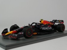 Spark Red Bull RB18 #11 Sergio Perez Winner Singapore GP 2022 1/18 18S778