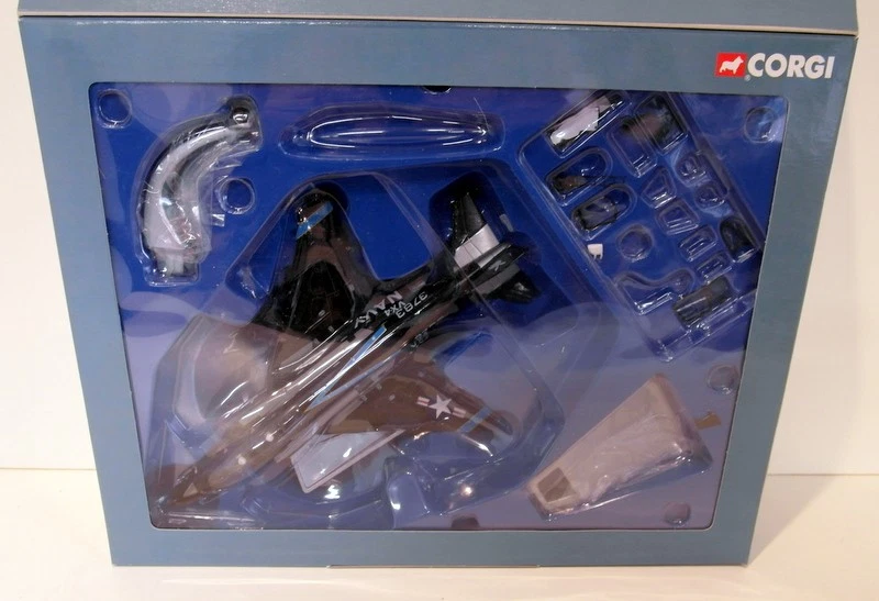 Corgi 1/72 AA33205 McDonnell F-4J Phantom VX-4 Sqn Black Bunny - Image 2 of 4