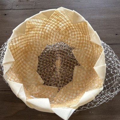 1940s/50s Union Label White Ribbon Straw Hat‎ 40s/50s White Straw Platter Hat – Better Dresses Vintage main image 3