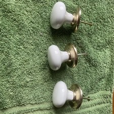 3 White/Brass Effect Door Knobs Bedroom Kitchen Bathroom Door Handles VGC