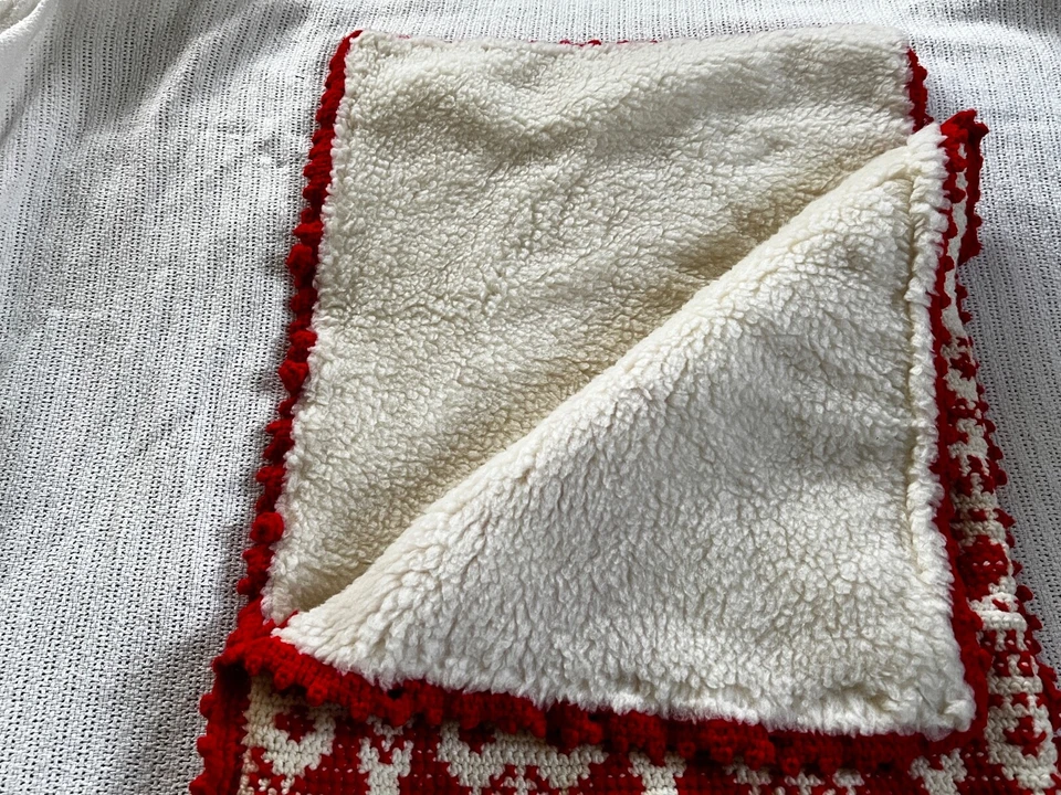 Baby Bundle Sleeping Bag Gorgeous Hand Crochet Fleece Lined Excellent Condition - Image 2 of 4