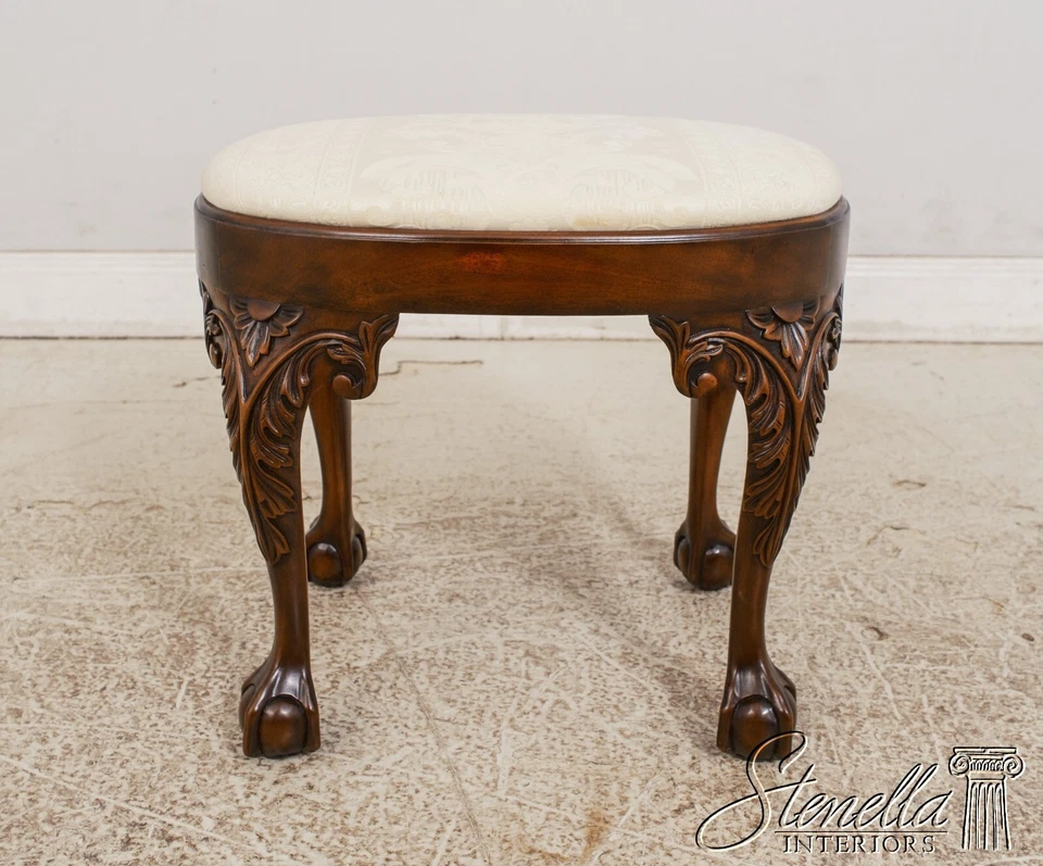 L36341: винтажный овальный табурет для ног в стиле чиппендейл из красного дерева - Изображение 2 из 4