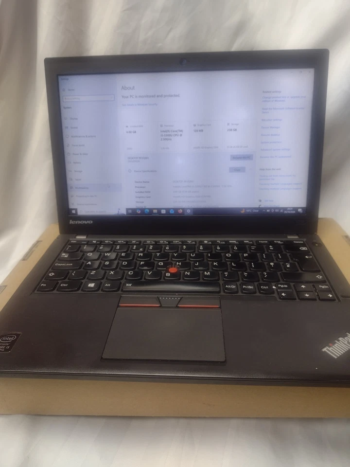 Lenovo ThinkPad X250 · i5-5300U · 8GB · 256GB, photo 2 of 5