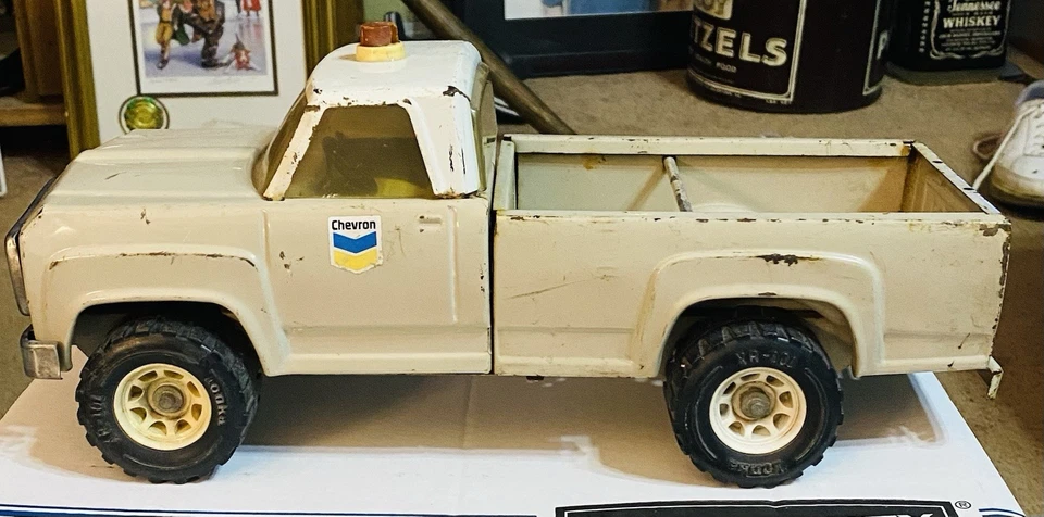 VINTAGE Tonka Chevron Service Dodge Pickup Truck Pressed Steel From Mid 1970's - Image 2 of 4