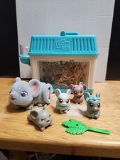 little live pets mama House With Figures