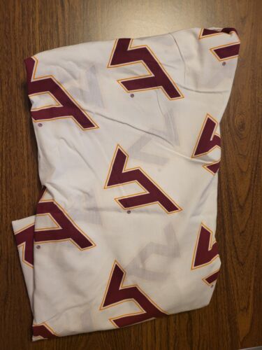 Virginia Tech Sheet Bed Flat Sheet VT Logo All Over HOKIES Craft Fabric NCAA B3 - Picture 2 of 5