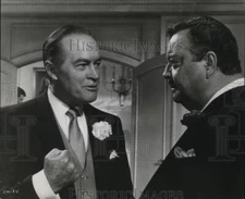 1969 Press Photo  Bob Hope and Jackie Gleason in How to Commit Marriage