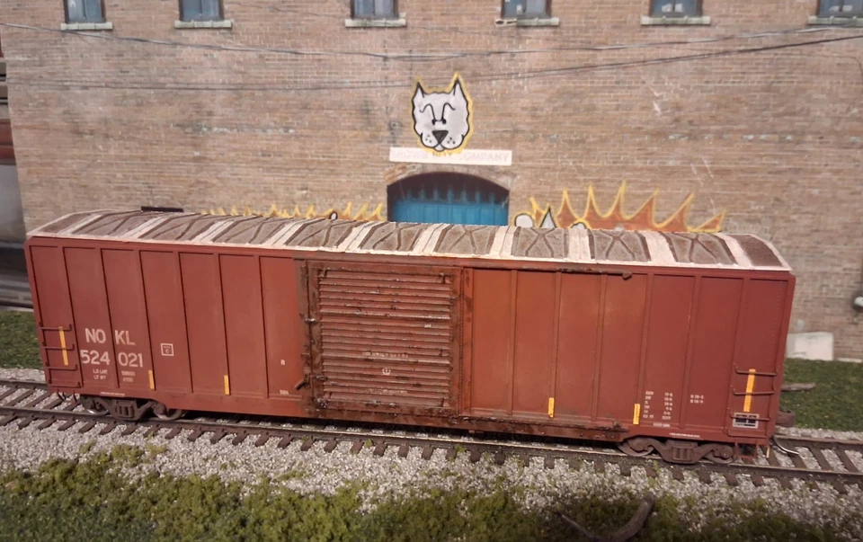 Light Weathered Nokl Berwick Boxcar Atlas - Image 4 of 4