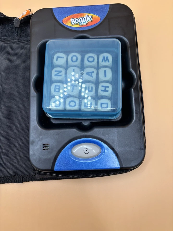 Boggle Juego Folio Edición Viaje Estuche Cremallera Temporizador Completo Funciona Foto 2 de 4
