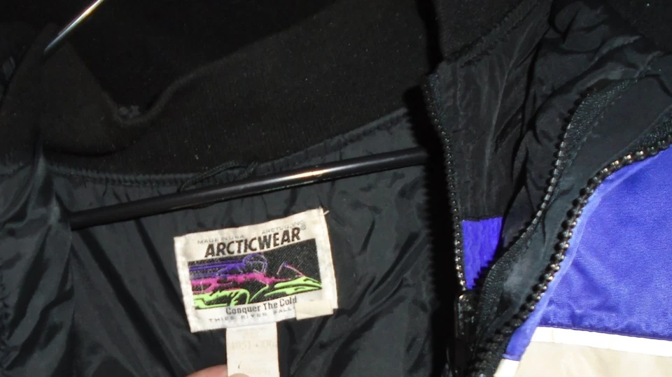 Chaqueta de bombardero satinada de carreras de motos de nieve Arctic Cat de colección años 80 XL verde neón púrpura Foto 3 de 4