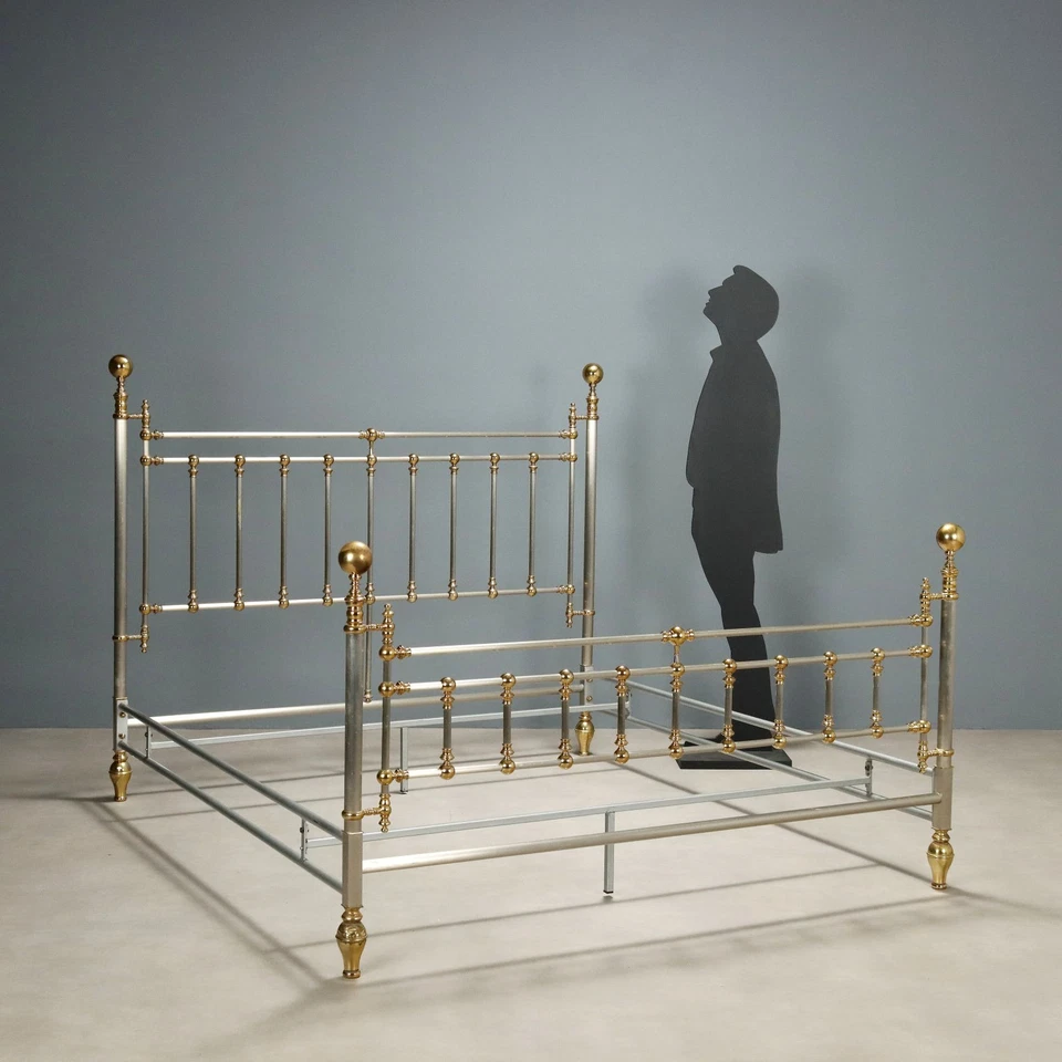 Letto Matrimoniale Antico Ottone Oro e Argento Italia XX Secolo Originale - Immagine 3 di 4