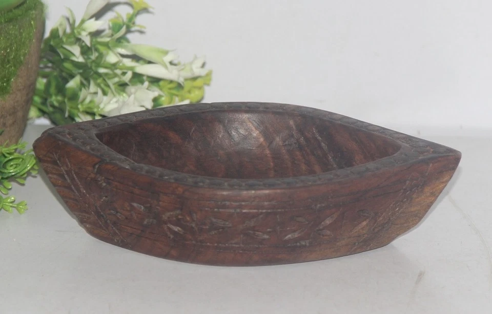 Antiguo cuenco tribal de madera tallado a mano de 1850 decoración para guijarros 8544 Foto 2 de 4